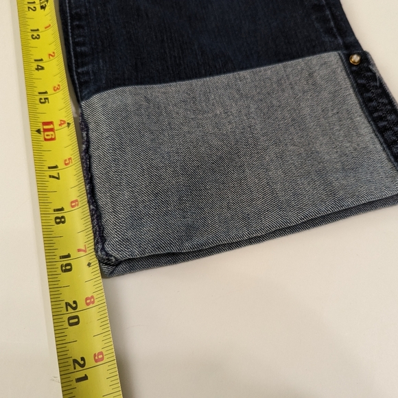 Capri Pants Size 4 - Picture 2 of 9